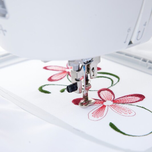 SINGER ® PROJECTS Get Ready for Machine Embroidery